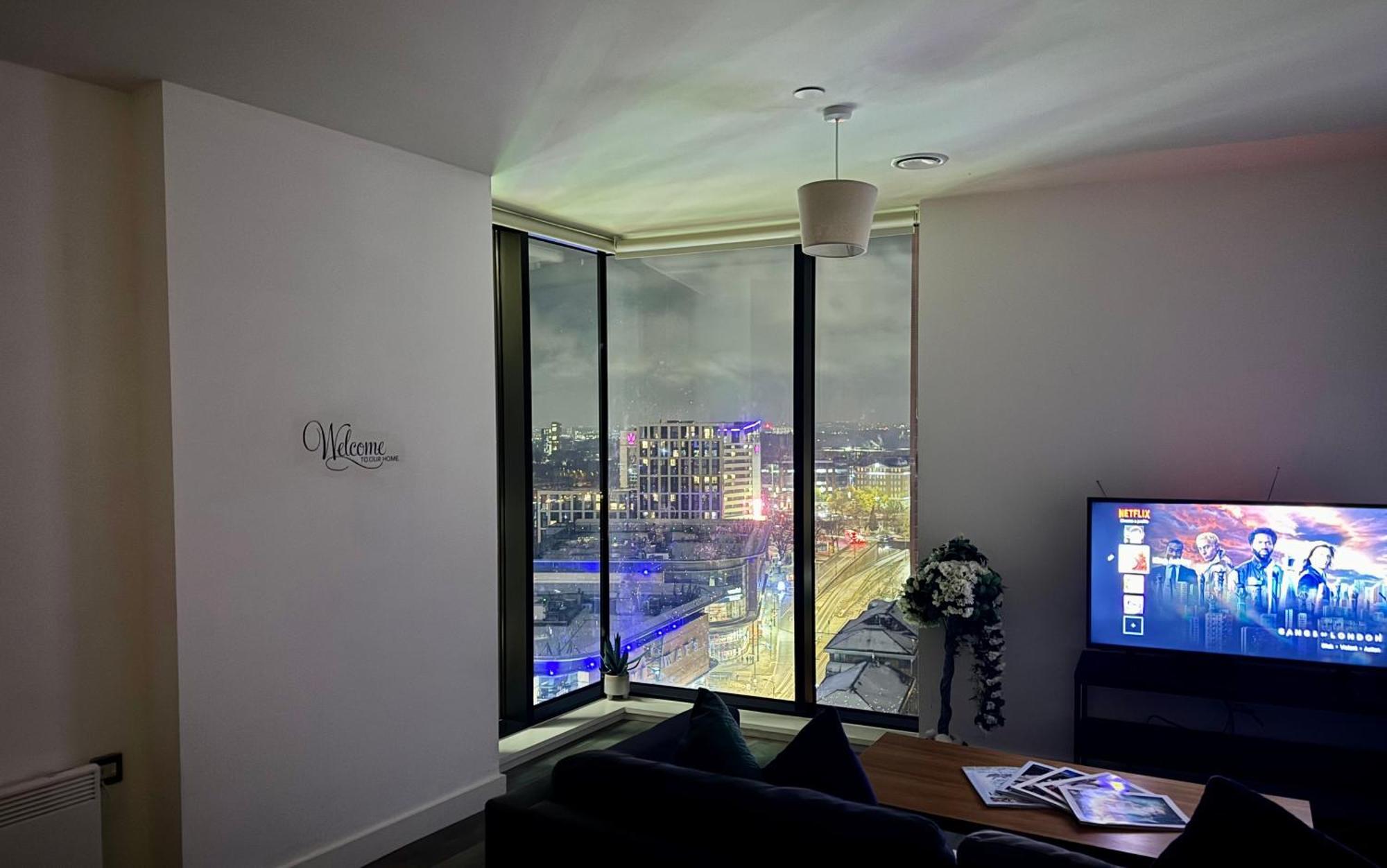 Premium Deals L Last-Minute Stay L 4 Min Walk To Birmingham Central Library L 18Th Floor 2 Bed 2 Bath City Centre Penthouse With Gym & Netflix By Jvt Short Lets Dış mekan fotoğraf