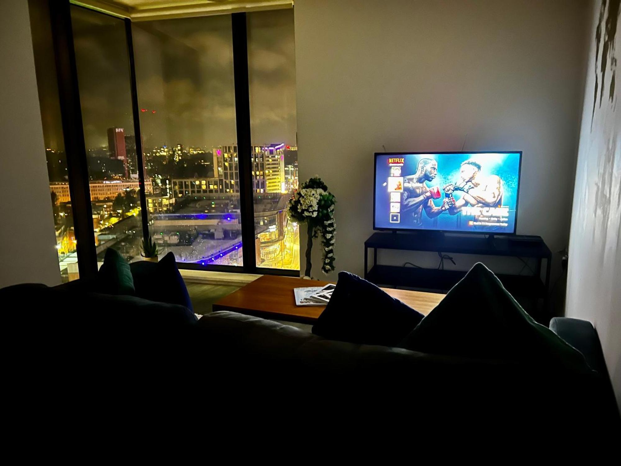 Premium Deals L Last-Minute Stay L 4 Min Walk To Birmingham Central Library L 18Th Floor 2 Bed 2 Bath City Centre Penthouse With Gym & Netflix By Jvt Short Lets Dış mekan fotoğraf