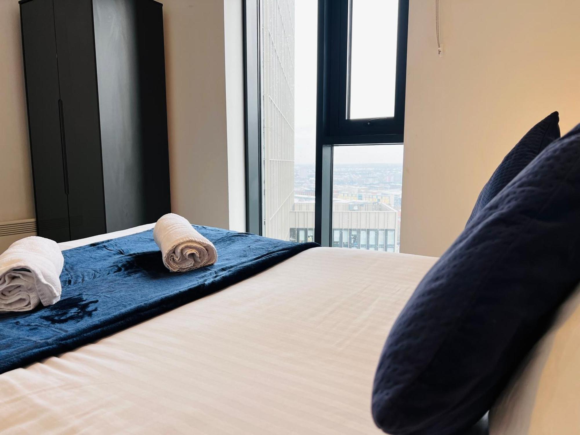 Premium Deals L Last-Minute Stay L 4 Min Walk To Birmingham Central Library L 18Th Floor 2 Bed 2 Bath City Centre Penthouse With Gym & Netflix By Jvt Short Lets Dış mekan fotoğraf